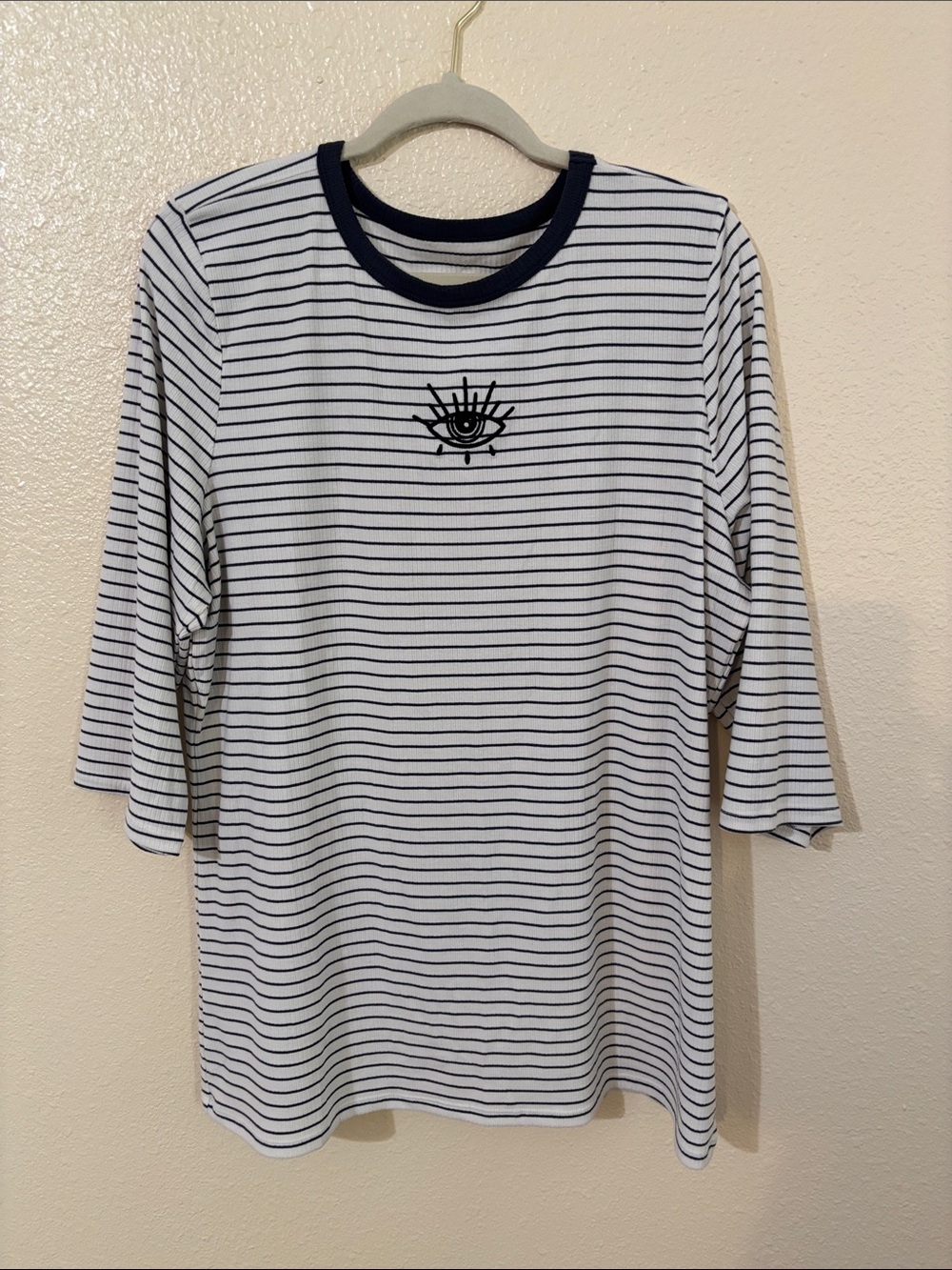 Torrid Rib Super Soft Striped Eye Graphic Tee - Navy & White 3/4 sleeves Size 3
